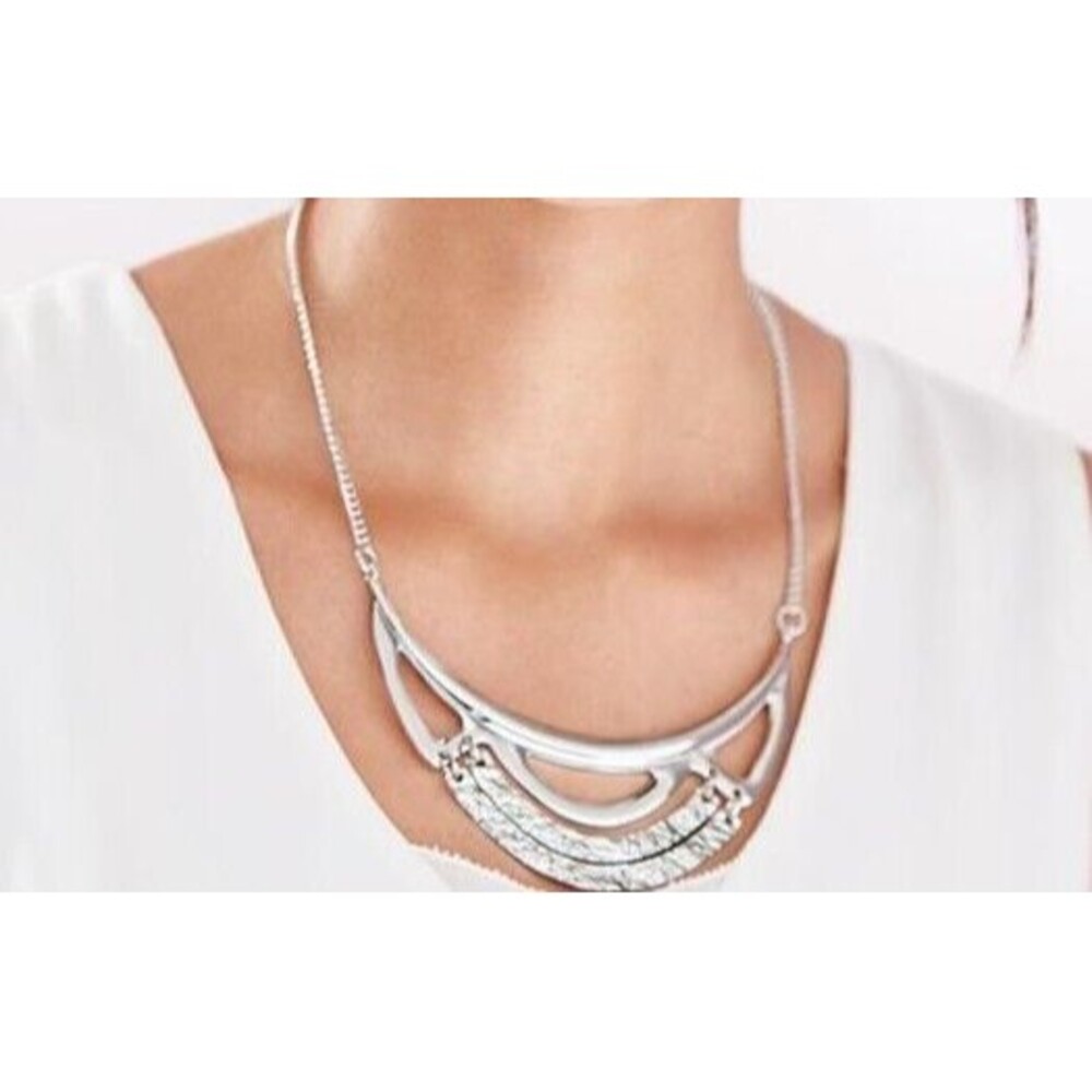 AVON Hammered Sunrise Necklace and Earring Giftset (Silvertone) ~ NEW!!!